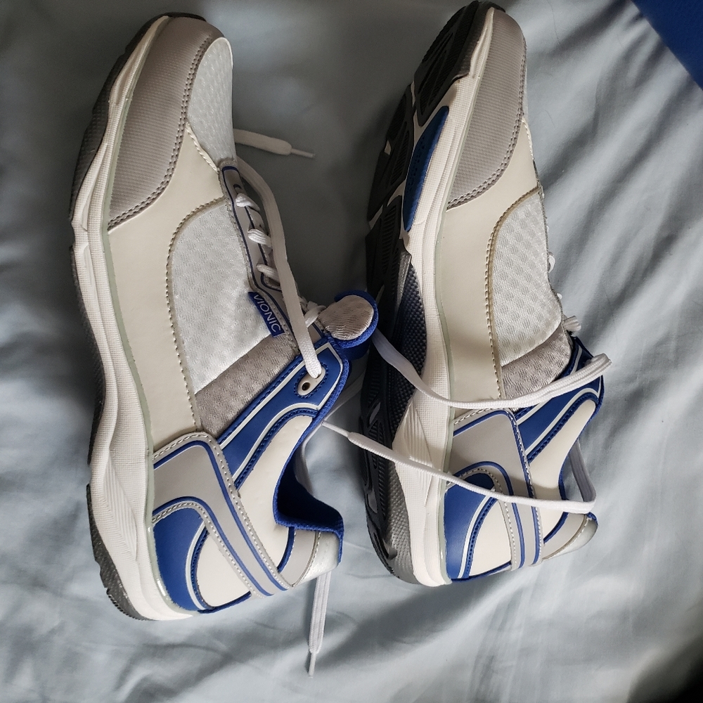 VIONIC Endurance Athletic Shoes